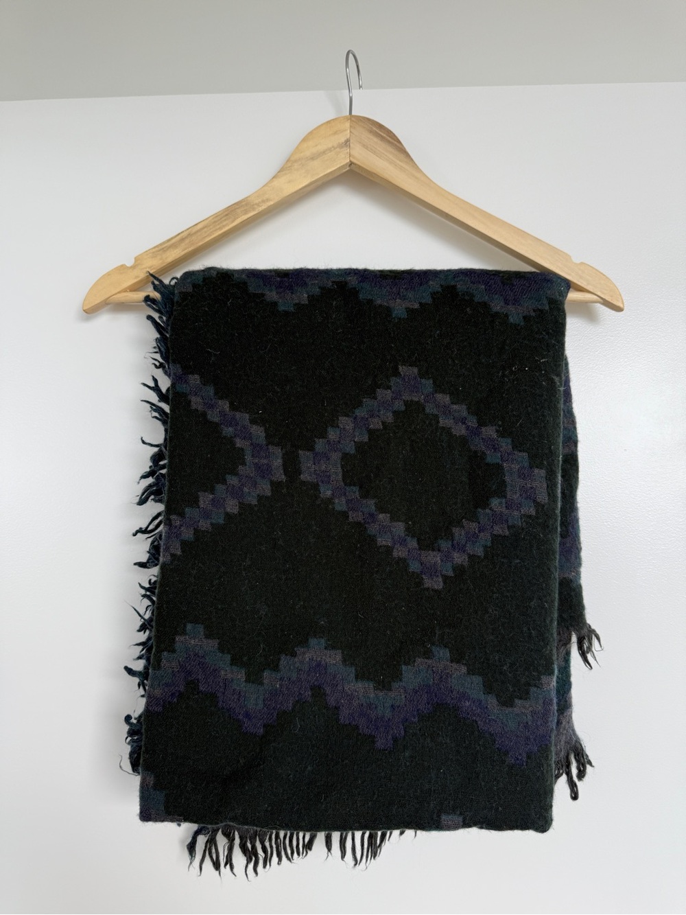 Aritzia Wilfred Diamond Mosaic Blanket Scarf
